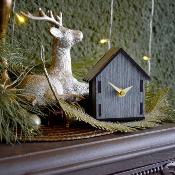Petite Horloge silencieuse à poser - Maison "Cute Hut" - 12cm - Grise 